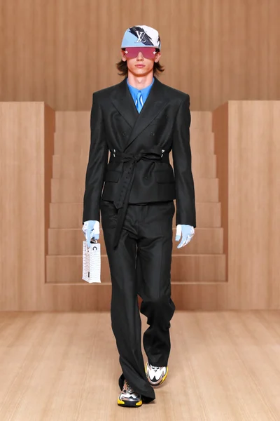 Look 75
